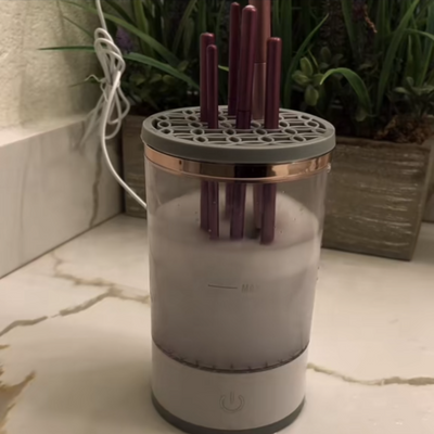 Elektrisk sminkborstrengörare